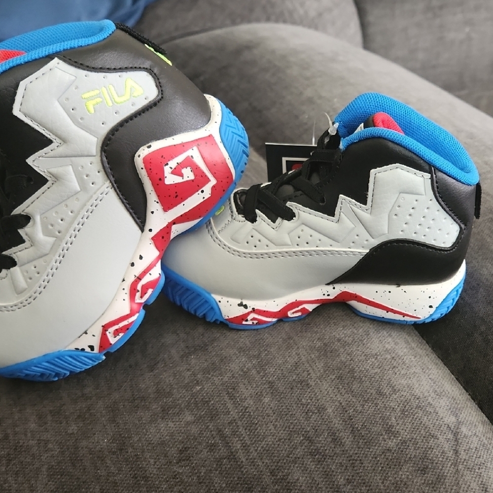 Fila Black and Blue Sneakers Modern Athletic Design